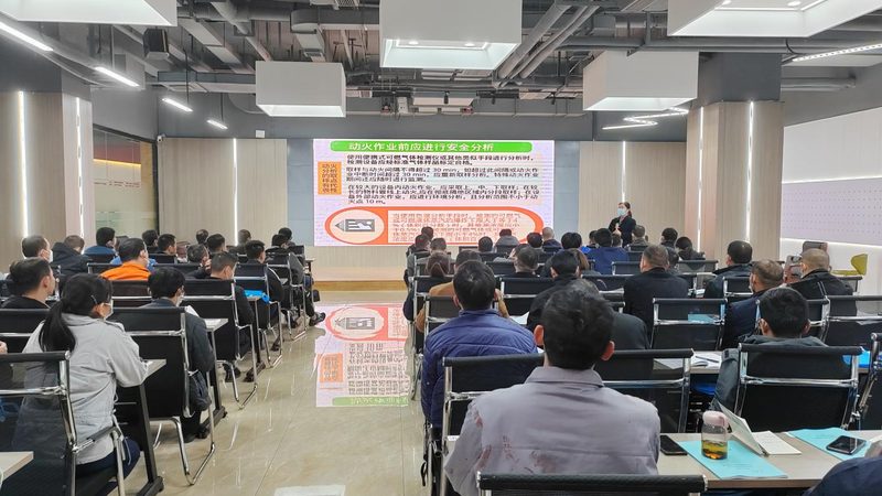 叉车培训周末班，如何选择性价比高的课程？**