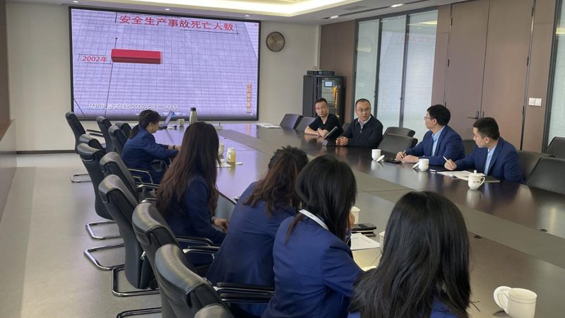 成人高考学历适合以下人群：