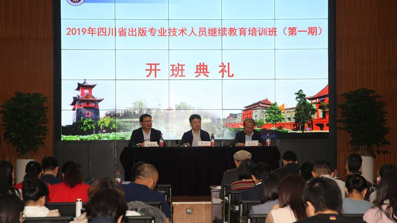在申请退款过程中，保留相关证据非常重要。以下是一些需要保留的证据：
